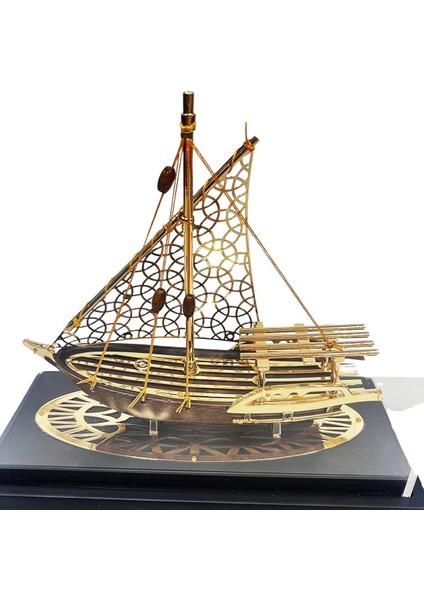 Pirinç Yelkenli Gemi Altın Kaplama Katar Dhow Teknesi Deri Kutulu 23CM No.2 fırsatları
