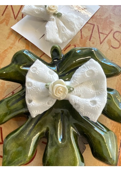 Beyaz Fisto Fiyonklu Güllü 2’li Klips Toka modelleri