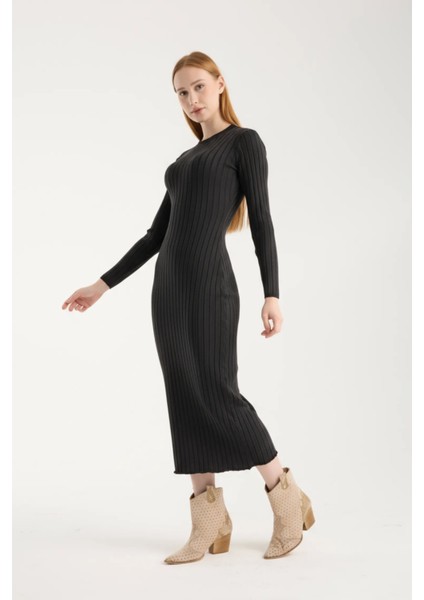 Vücuda Oturan Uzun Kollu Ribana Triko Elbise