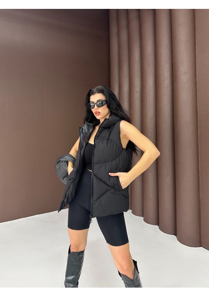 Kadin Şi̇şme Yelek