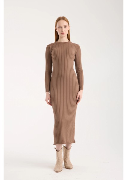 Vücuda Oturan Uzun Kollu Ribana Triko Elbise