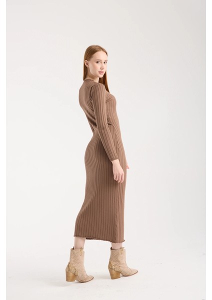 Vücuda Oturan Uzun Kollu Ribana Triko Elbise