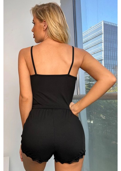 Kadın Siyah Alt ve Üst Dantel Detaylı Şortlu Gecelik Takımı – Modern, Konforlu ve Günlük Kombinlere Uygun modelleri