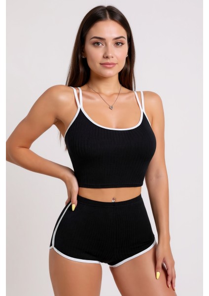 Kadın Siyah Beyaz Çapraz Lastik Detaylı Kaşkorse Şortlu Gecelik Takımı – Modern, Konforlu ve Günlük Kombinlere Uygun