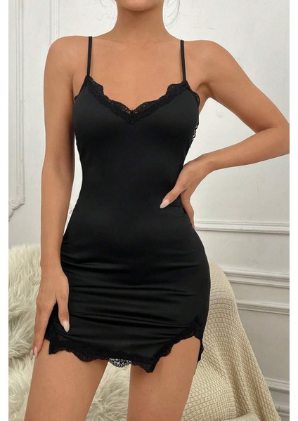 Kadın Siyah Göğsü ve Bacakları Dantelli Yırtmaçlı Şık Gecelik – Modern ve Şık Tasarım fırsatları