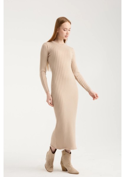 Vücuda Oturan Uzun Kollu Ribana Triko Elbise