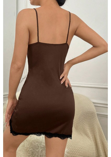 Kadın Kahverengi Göğsü ve Bacakları Dantelli Yırtmaçlı Şık Gecelik – Modern ve Şık Tasarım fiyatları