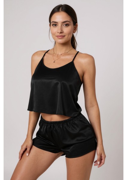 Kadın Siyah Asimetrik Sırt Dekolte Detaylı Şık Şortlu Gecelik Takım – Modern, Konforlu ve Günlük Kombinlere Uygun fiyatları
