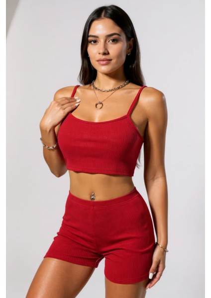 Kadın Kırmızı Şortlu Kaşkorse Gecelik Takım – Modern, Konforlu ve Günlük Kombinlere Uygun