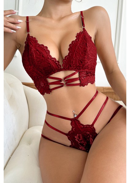 Kadın Bordo Dantel Cut-Out Detaylı Şık Sütyen ve Külot Takımı – Modern, Konforlu ve Günlük Kombinlere Uygun