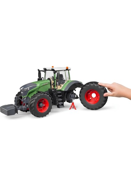 Bruder Fendt 1050 Vario Traktör BR04040 modelleri