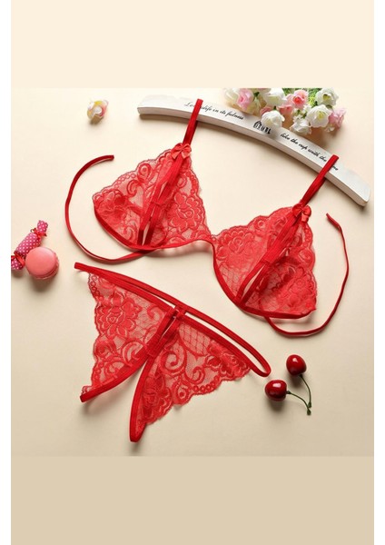 Kadın Kırmızı Dantelli Sütyen Külot Takımı – Modern, Konforlu ve Günlük Kombinlere Uygun