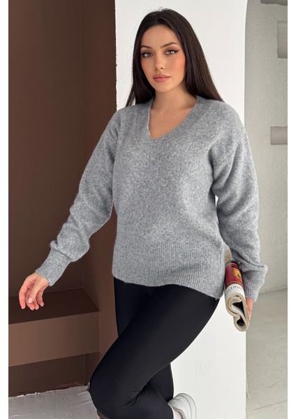 Kadın V Yaka Uzun Kollu Triko Kazak – Soft Classic modelleri