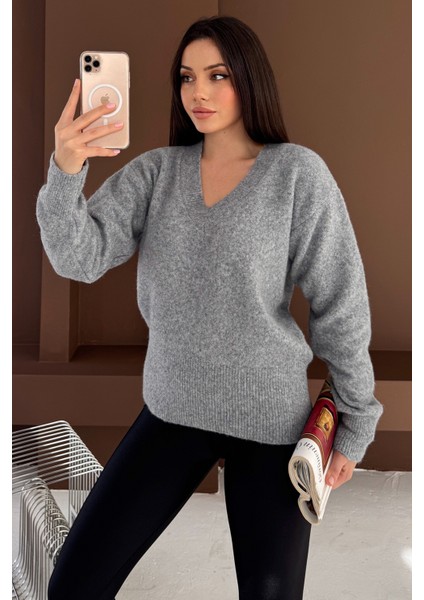 Kadın V Yaka Uzun Kollu Triko Kazak – Soft Classic fırsatları