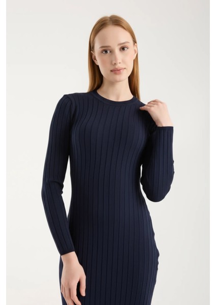 Vücuda Oturan Uzun Kollu Ribana Triko Elbise