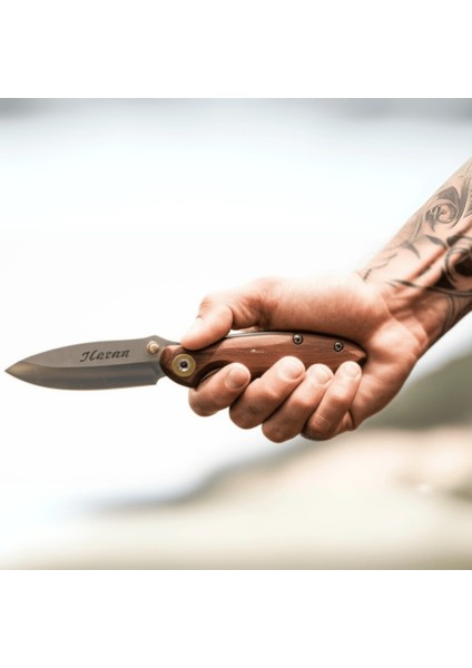 Ceviz Ağacı Saplı Kilit Mekanizmalı Isme Özel Yazılı Dövme Çelik Avcı ve Kamp Bıçağı - F110 modelleri