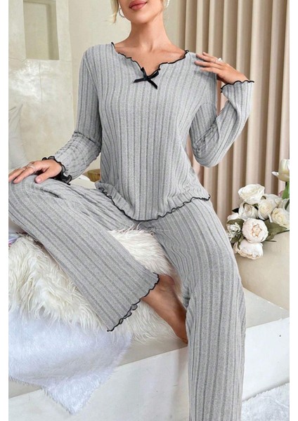 Kadın Gri Çizgili Uzun Kollu Fiyonk Detaylı Pijama Takımı Rahat Mevsimlik fiyatları
