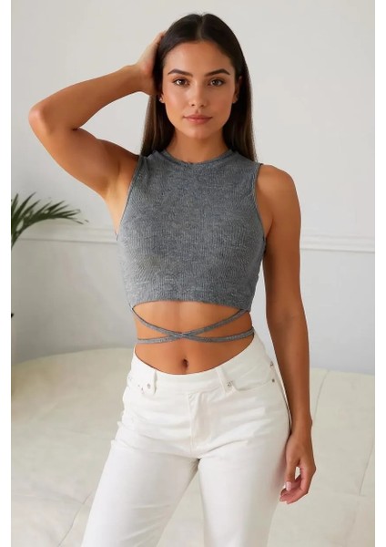Kadın Gri Çapraz Bağlamalı Crop Top Büstiyer – Modern ve Şık Tasarım