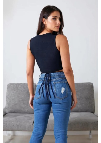 Kadın Lacivert Çapraz Bağlamalı Crop Top Büstiyer – Modern ve Şık Tasarım fırsatları