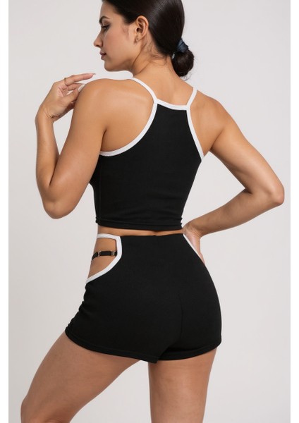 Kadın Siyah Beyaz Şortlu Cut-Out Detaylı Gecelik Takımı – Modern, Konforlu ve Günlük Kombinlere Uygun fırsatları