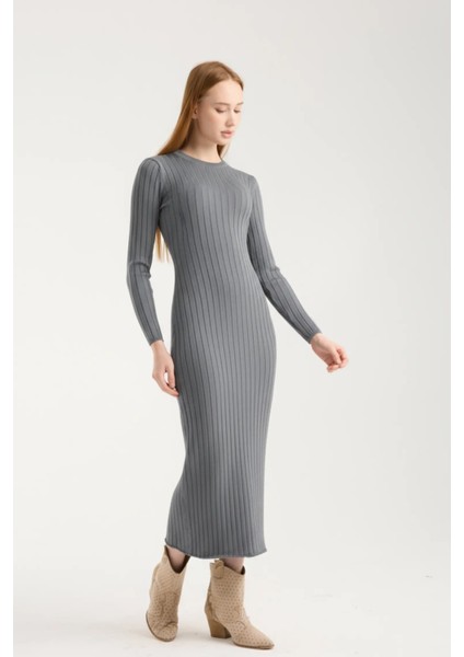 Vücuda Oturan Uzun Kollu Ribana Triko Elbise