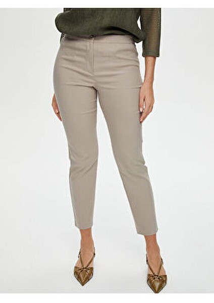 Slim Fit Kadın Pantolon Desenli Taş Renk 00052 Şık ve Rahat Tasarım