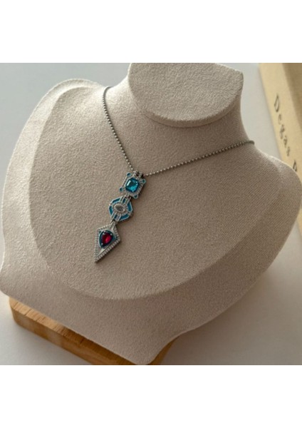 3 Monuments Silver Kolye fırsatları