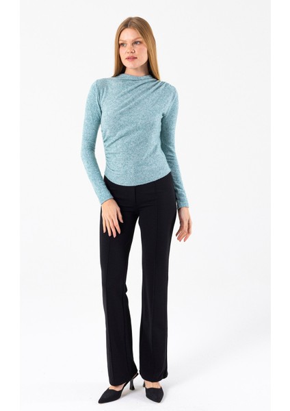 Kadın Dik Yaka Yanı Büzgü Detaylı Bluz Yeşil - 26101