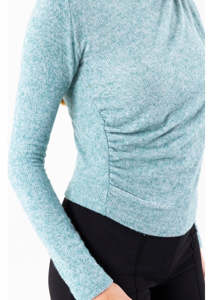 Kadın Dik Yaka Yanı Büzgü Detaylı Bluz Yeşil - 26101