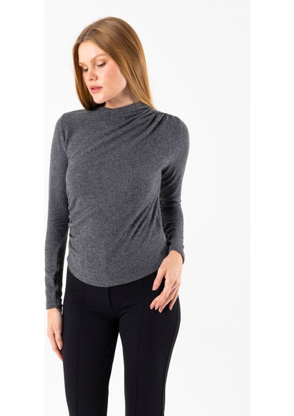 Kadın Dik Yaka Yanı Büzgü Detaylı Bluz Siyah - 26101 modelleri