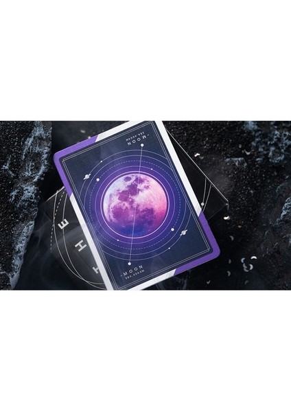 The Moon (Purple Edition) Premium Oyun Kağıdı Iskambil Kartları Destesi indirimleri