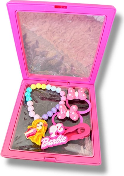 Kare Kutu Içerisinde Mine Kaplamalı Prenses Figürlü Inci Bileklik ve Karışık Figürlü Renk Kız Çocuk Toka Seti fiyatları