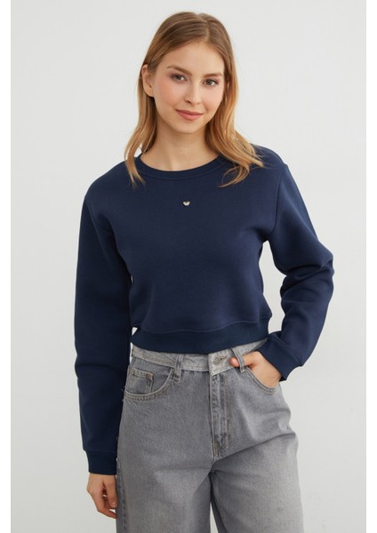 3 Iplik Kalp Aksesuarlı Crop Sweatshirt