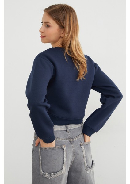 3 Iplik Kalp Aksesuarlı Crop Sweatshirt