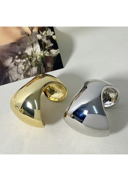 Parlak Yüzeyli Geometrik Kavisli Geniş Bileklik (Yurt Dışından) fırsatları