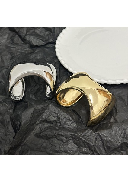 Parlak Yüzeyli Geometrik Kavisli Geniş Bileklik (Yurt Dışından) indirimleri