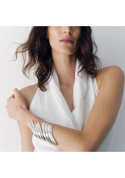 Dalgalı Akış Şekilli Dişli Açılır Yay Bileklik (Yurt Dışından) fırsatları