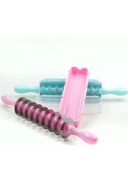 Pratik 9 Bıçaklı Mantı Kesme Merdanesi fırsatları