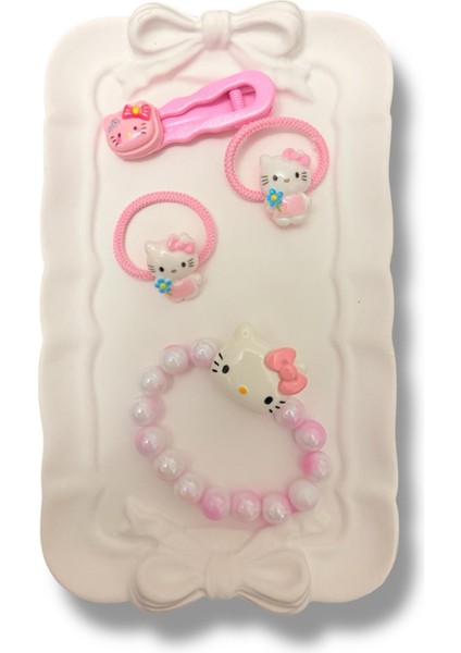 Kare Kutu Içerisinde Mine Kaplamalı Prenses Figürlü Inci Bileklik ve Karışık Figürlü Renk Kız Çocuk Toka Seti indirimleri