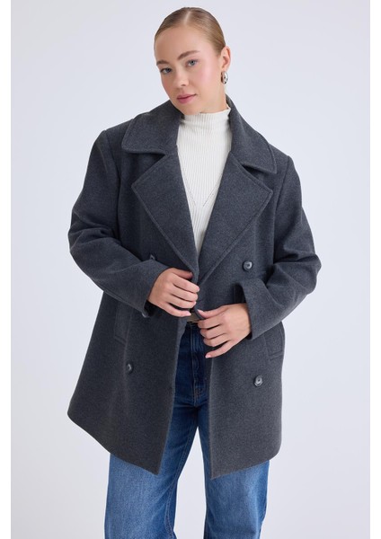 Düğmeli Büyük Cepli Kısa Kaşe Kaban fiyatları