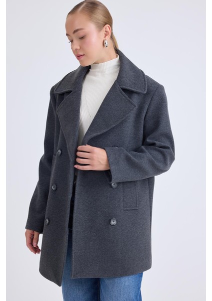 Düğmeli Büyük Cepli Kısa Kaşe Kaban modelleri