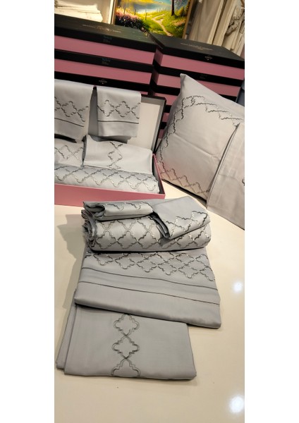 %100 Pamuk Saten Nakış Işlemeli Nevresim Takımı - Çift Kişilik // 6 Parça / Zarif Çeyiz Takımı,