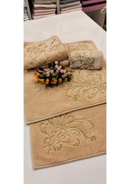 Paspas Seti Gold Işlemeli Orta Boy Halı Paspas Seti 3 Parça 60*100