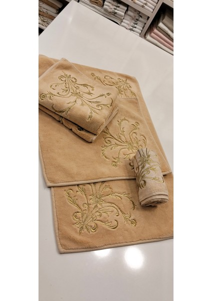 Paspas Seti Gold Işlemeli Orta Boy Halı Paspas Seti 3 Parça 60*100