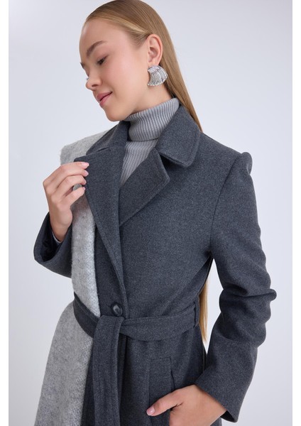 Önden Düğmeli Beli Kuşaklı Uzun Kaşe Kaban