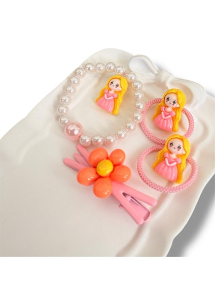Kare Kutu Içerisinde Mine Kaplamalı Disney Prenses Figürlü Inci Bileklik ve Karışık Figürlü Renk Kız Çocuk Toka Seti fırsatları