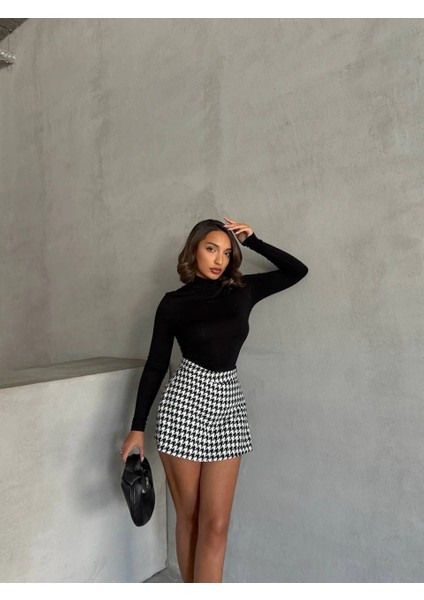 Kapaklı Kaşe Şort Etek Siyah Beyaz Kazayağı H261218 modelleri