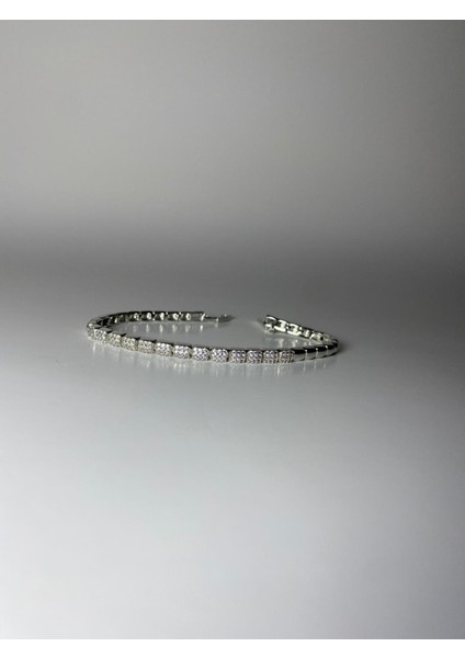 Parlak Taş Detaylı özel seri Şık Kadın Gümüş Bileklik modelleri