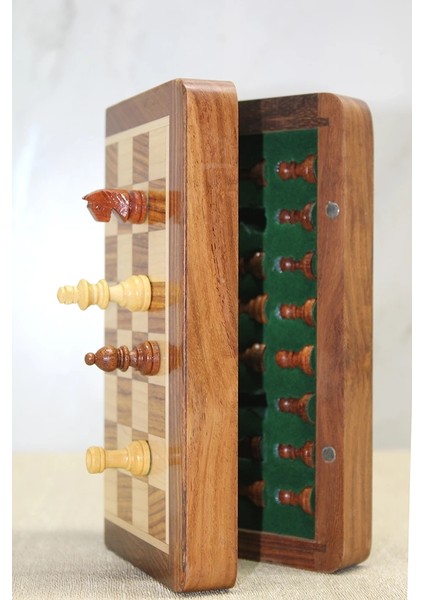Buğz Özel Vernikli Mıknatıs Taşlı Ahşap Katlanabilir Kutulu Satranç Oyunu 17.5 cm G221 fırsatları