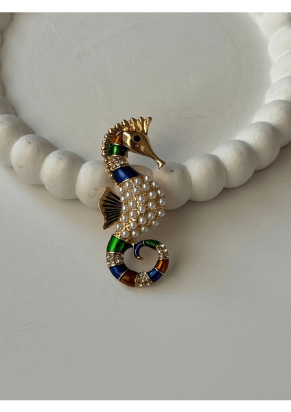 Renkli ve İnci Detaylı Denizatı Figürlü Gold Broş modelleri